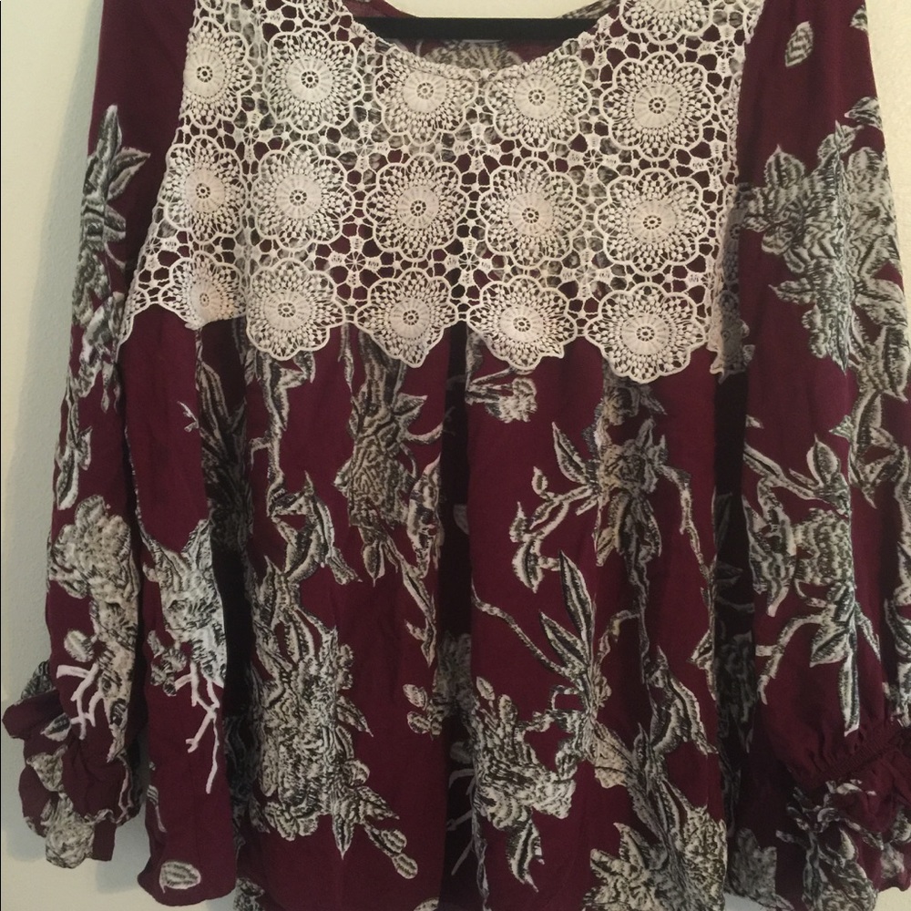 Flirty Floral Top Lace Detail Plum purple